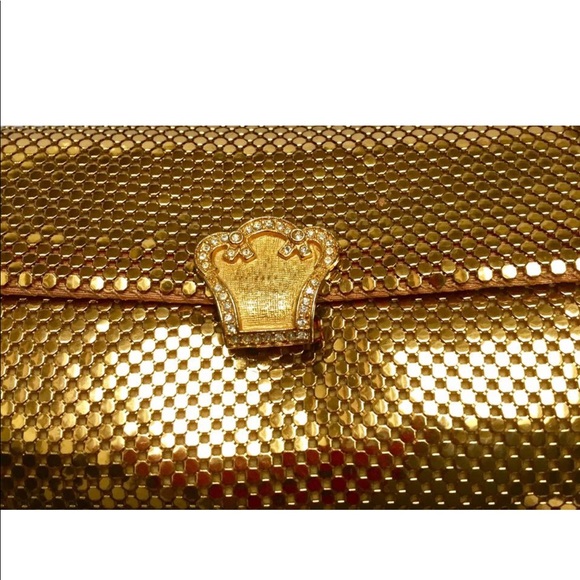 Gold mesh clutch with Crystal snap closure - Picture 2 of 7